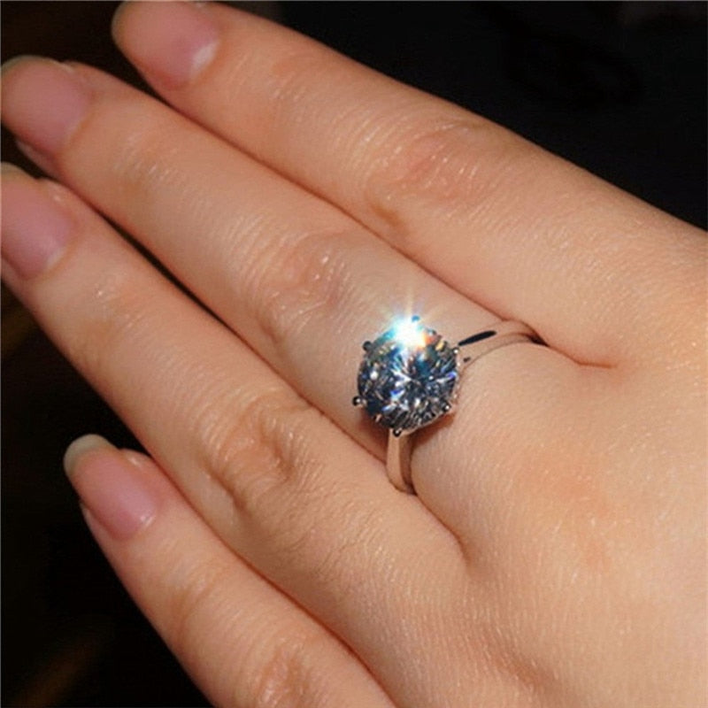 Luxury Moissanite Engagement Ring*